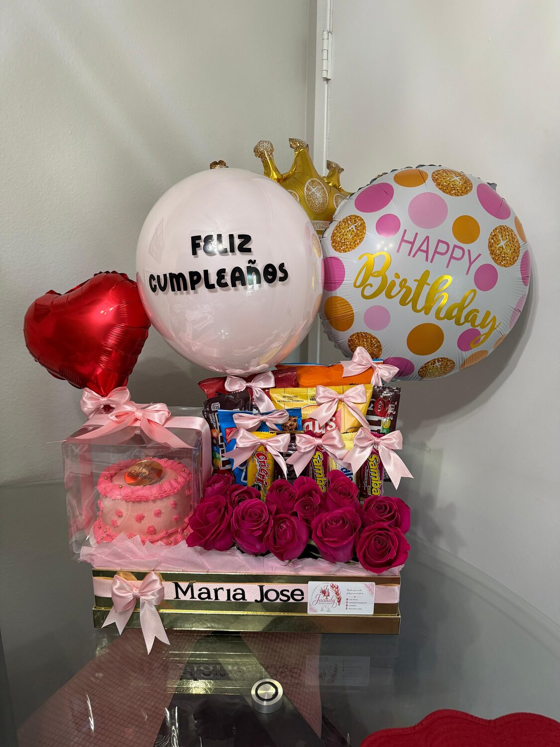 Custom cake design by Juandy Impulso & Eventos in Denver and Aurora, Colorado
