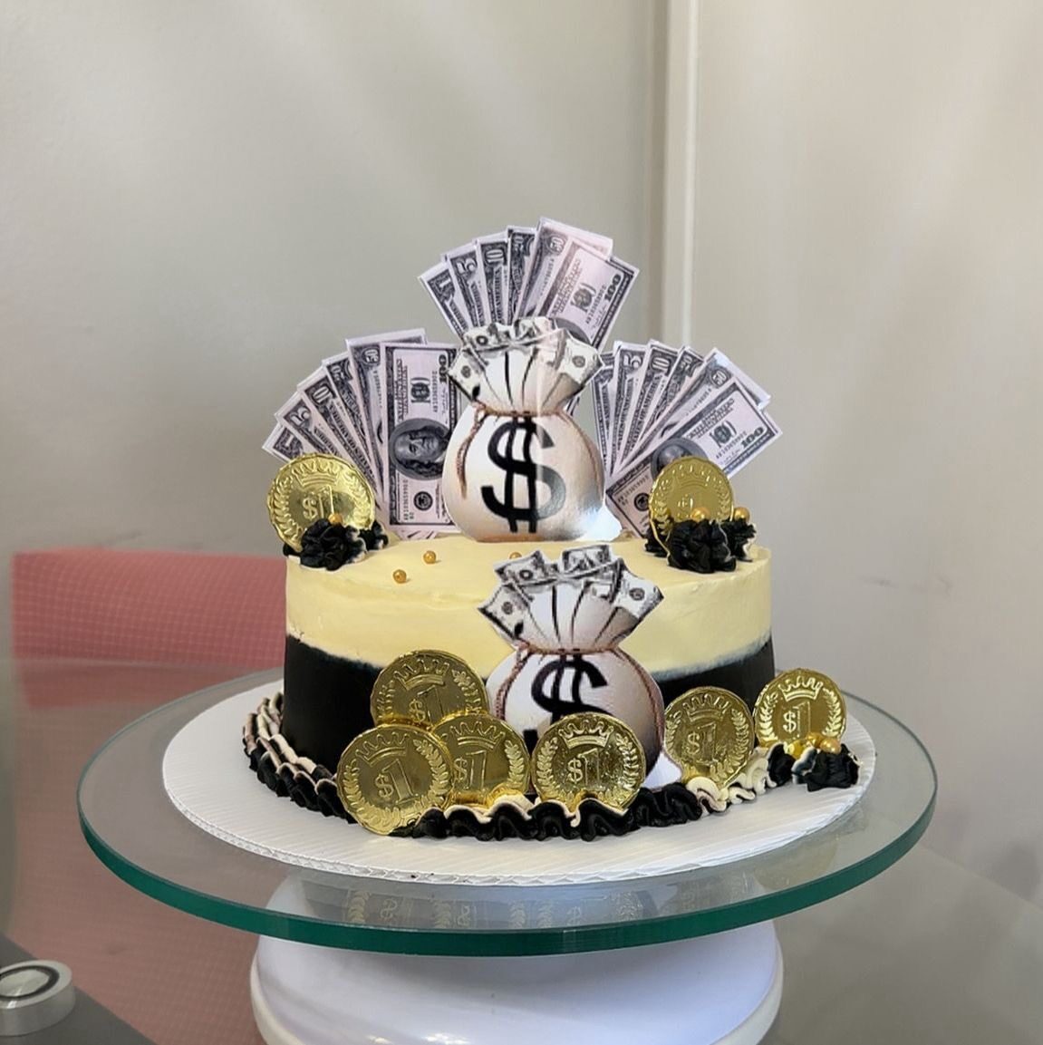 Custom cake design by Juandy Impulso & Eventos, Aurora CO
